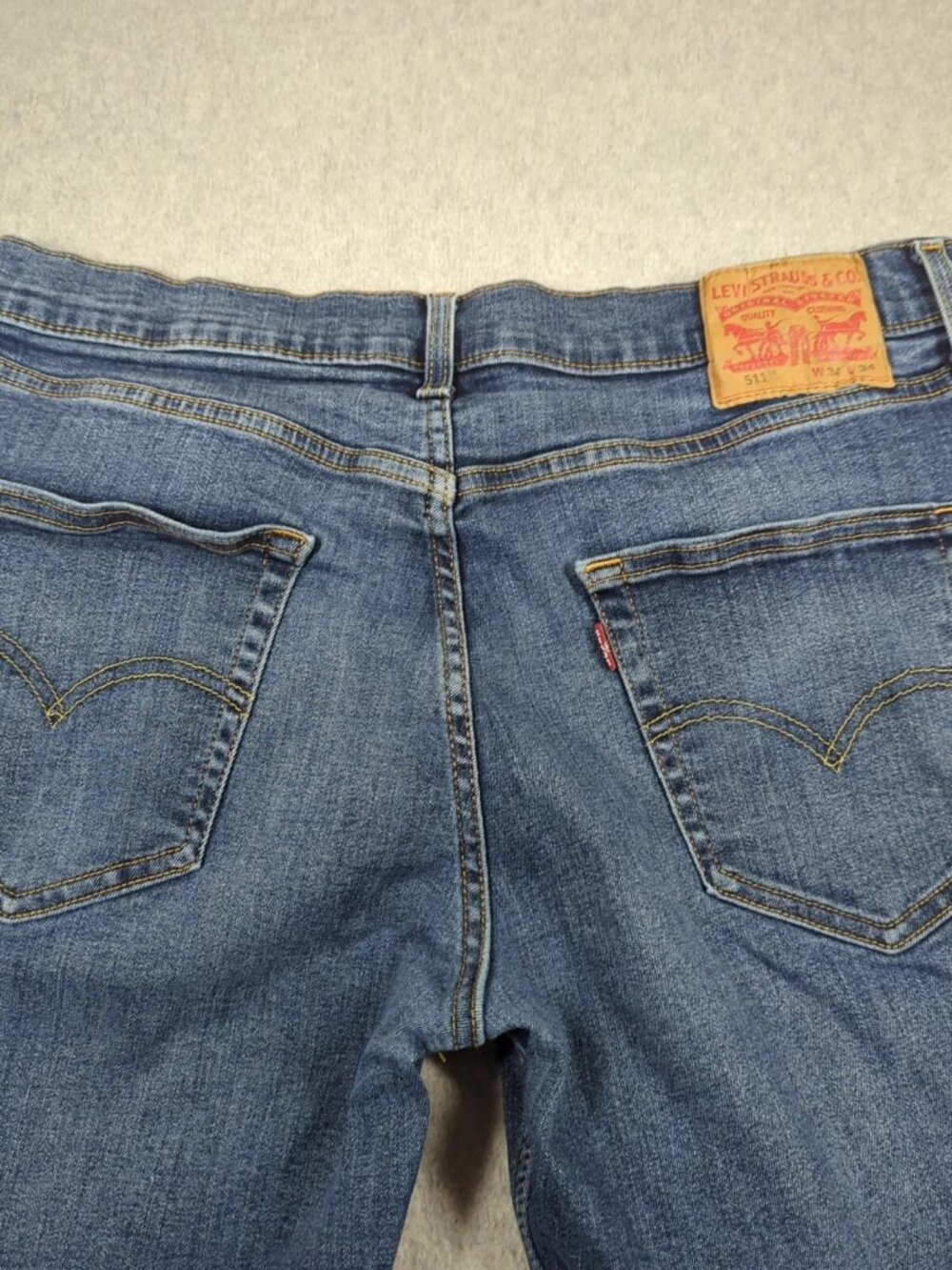 Levi's 511 Jeans Men's 34x34 Blue Denim Slim Fit Medium Wash - Picture 2 of 9